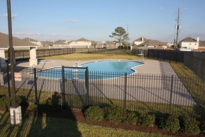 pool 400 3 688 1170 600